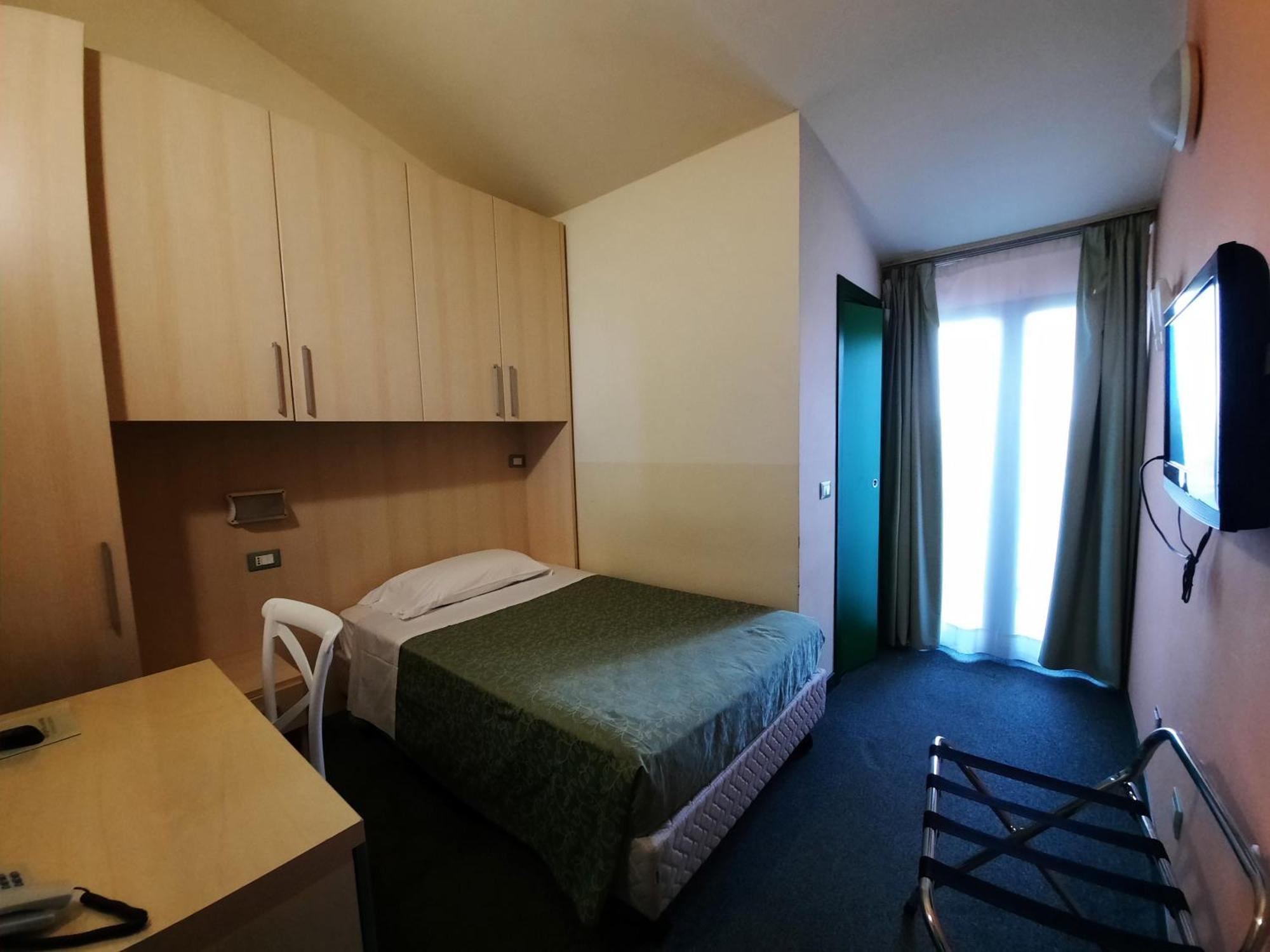 Ducathotel Torrile Buitenkant foto