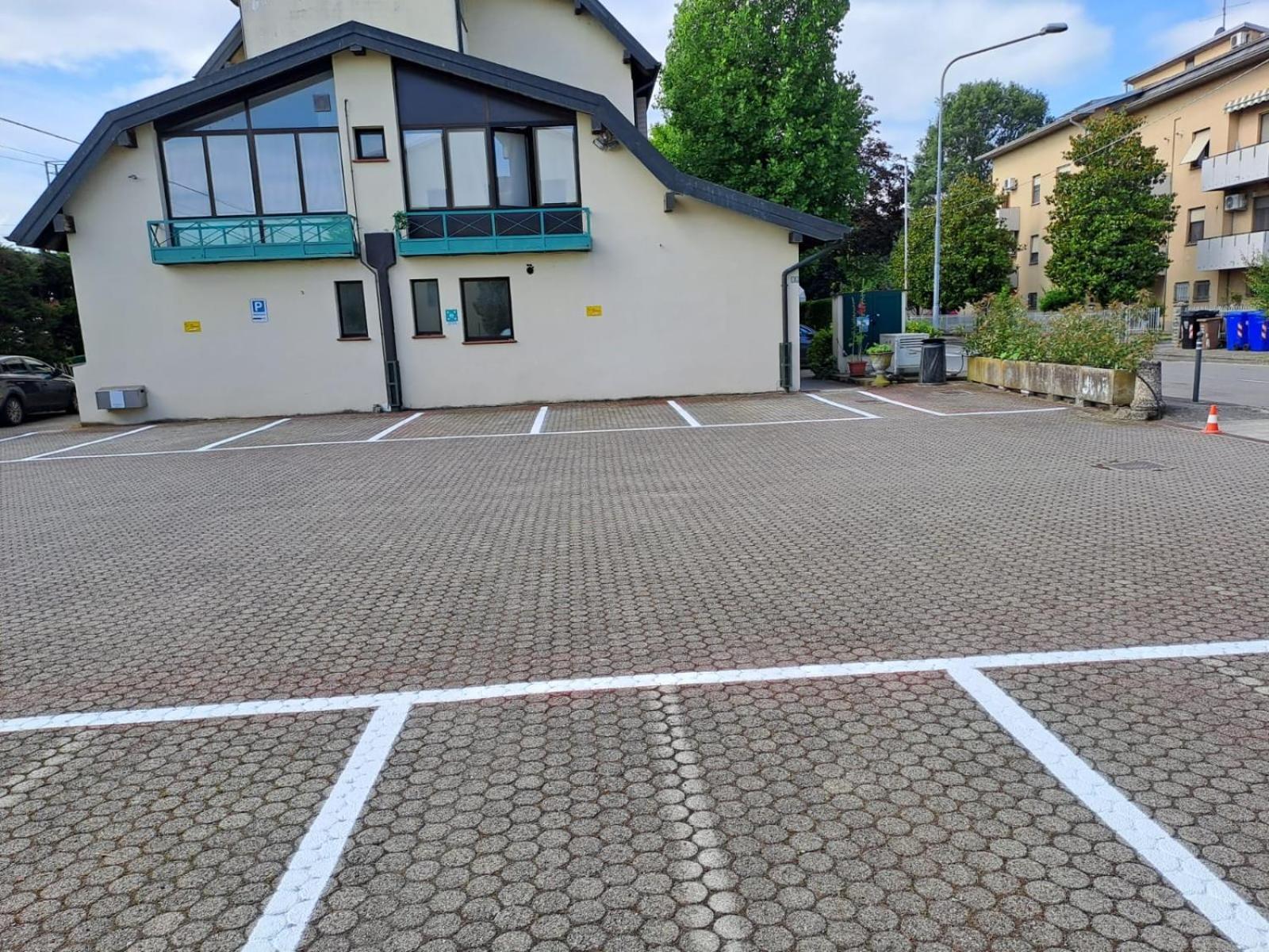 Ducathotel Torrile Buitenkant foto